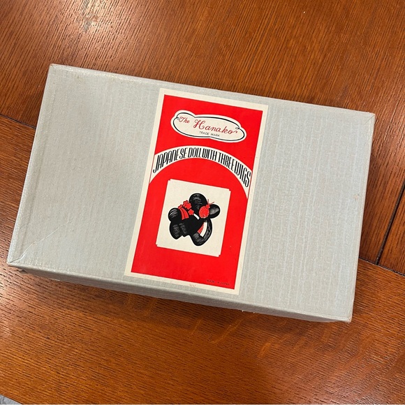 The Hanako Japanese Doll with 3 wigs - Picture 2 of 9